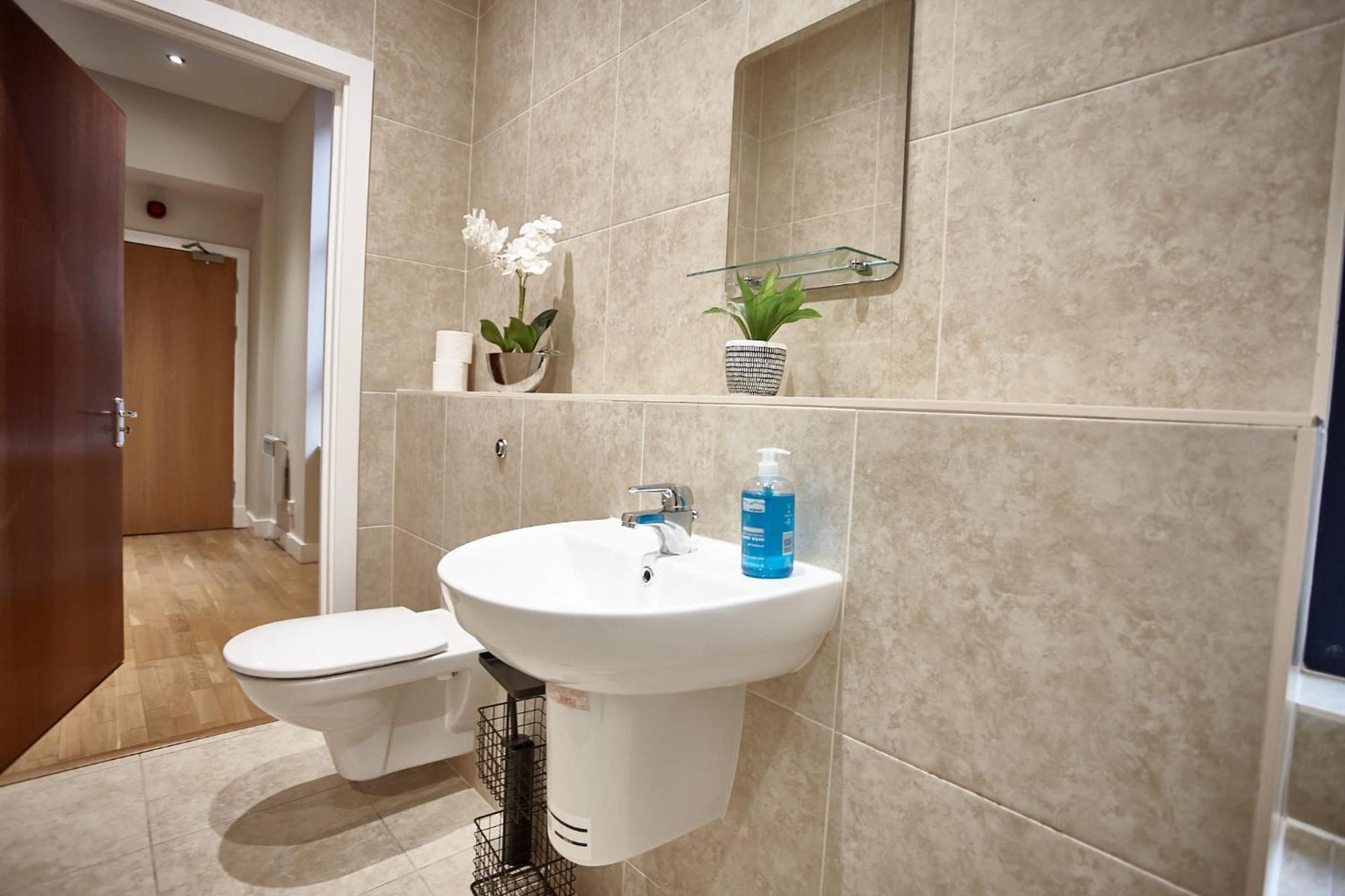 The Jade Suite Manchester Extérieur photo